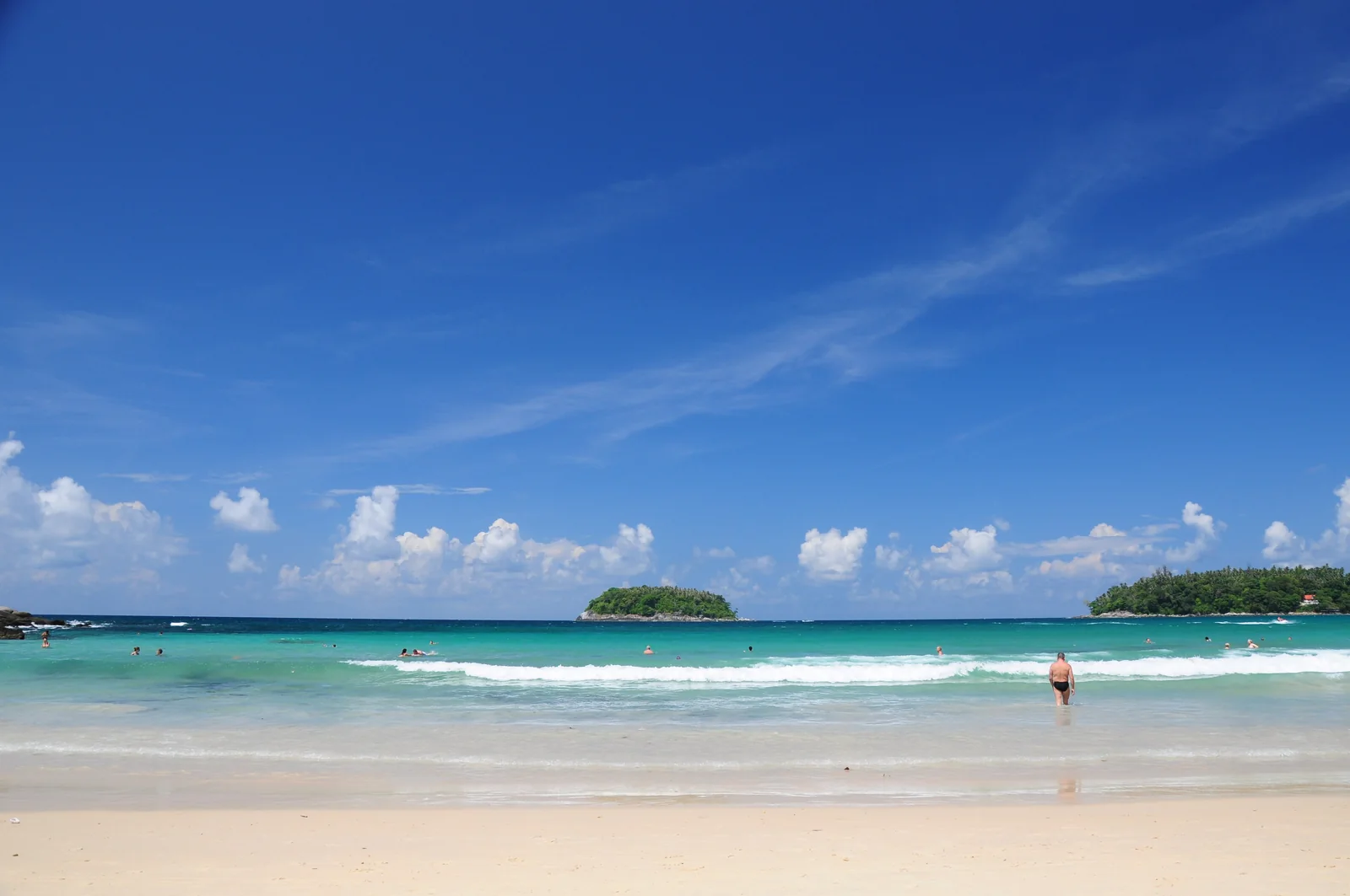 Kata Beach och ön Koh Pu